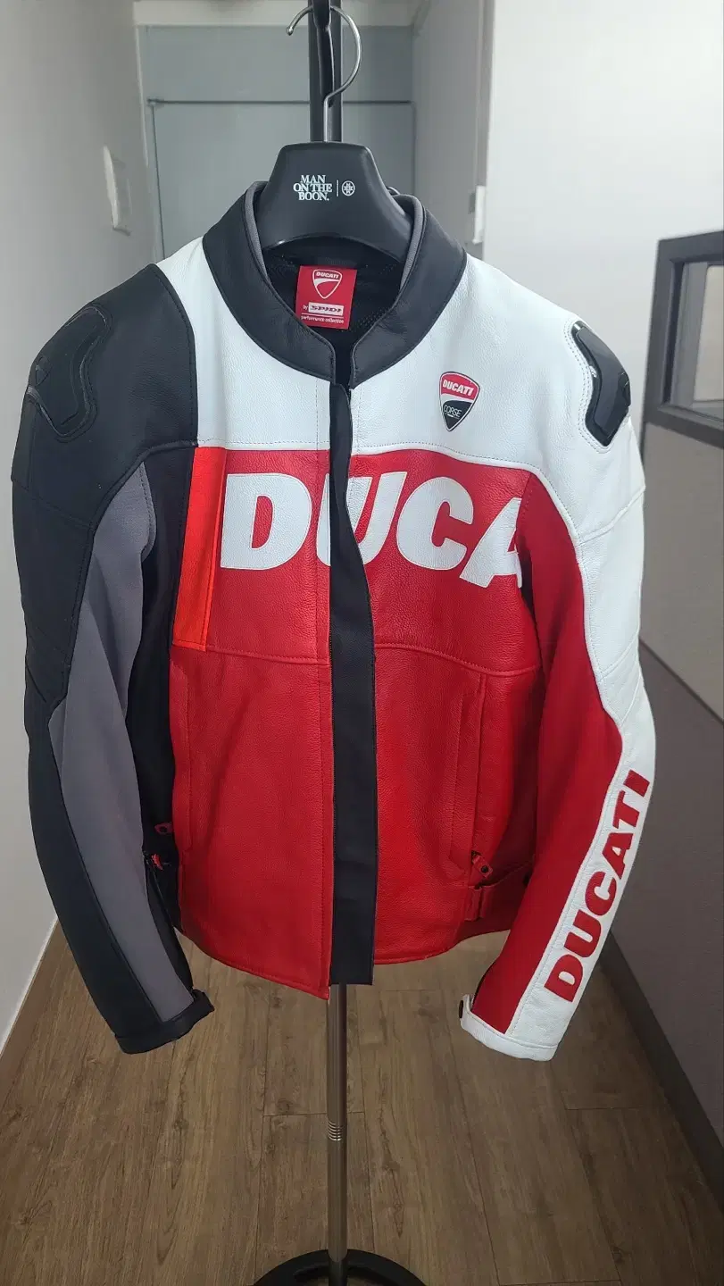 DUCATI (스피디)가죽 자켓