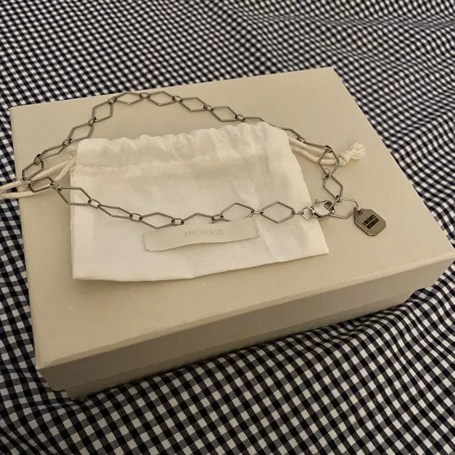 아모멘토 네크리스(VINTAGE CHARM CHOKER)