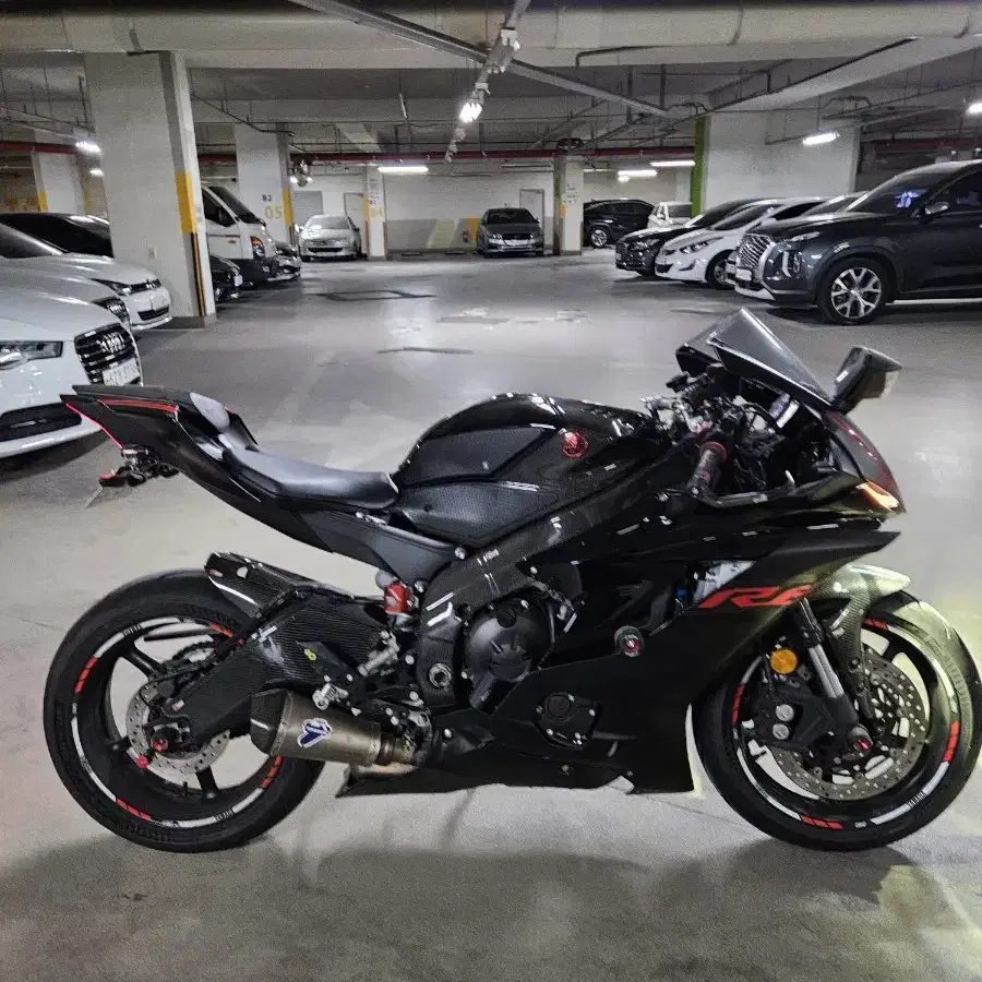 야마하 YZF R6 20년식 1.7만키로 무사고 무꿍 풀튜닝 판매합니다