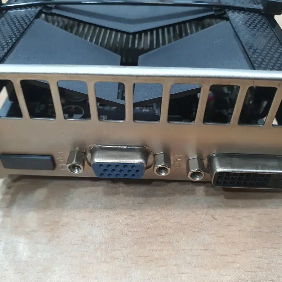 지포스 GTX 650 1G 그래픽카드 미세한소음