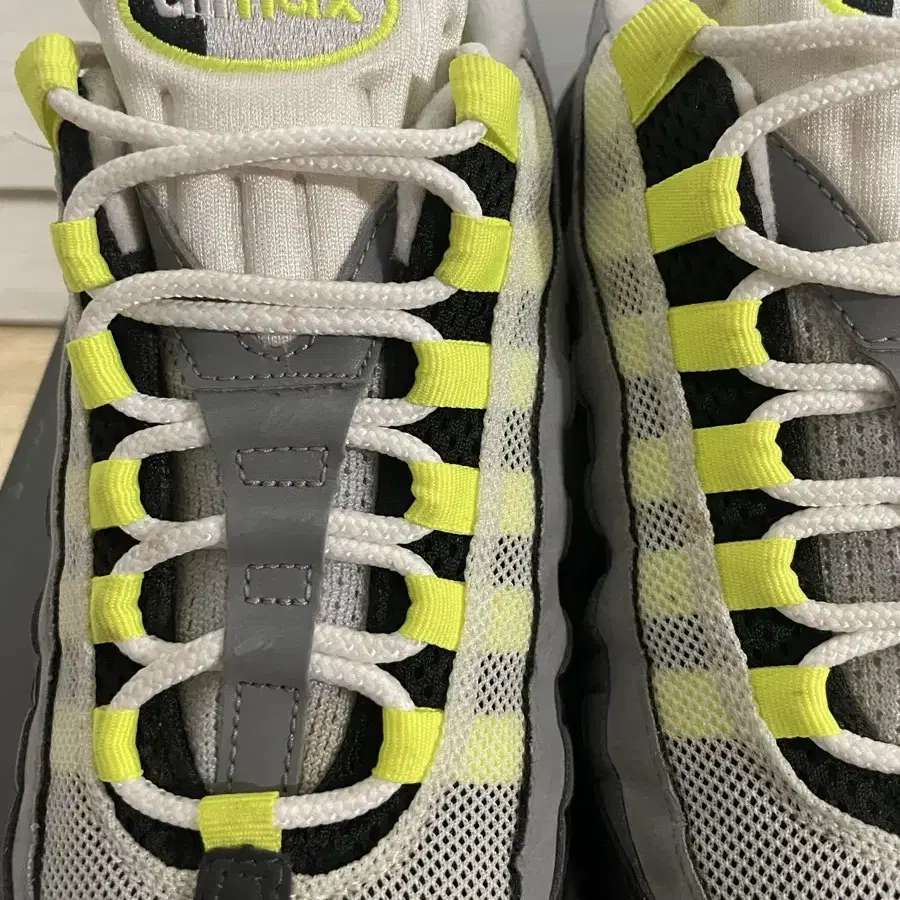 [260] airmax 95 og neon yellow 2020