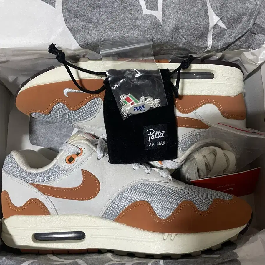 [255] patta airmax1 monarch