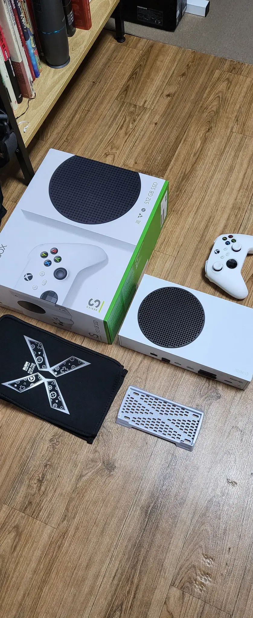 xbox series s 판매합니다.