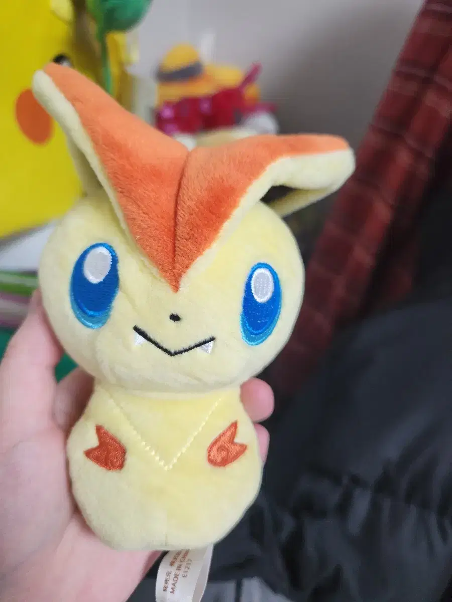 Pokémon Vickie the Earloop Doll
