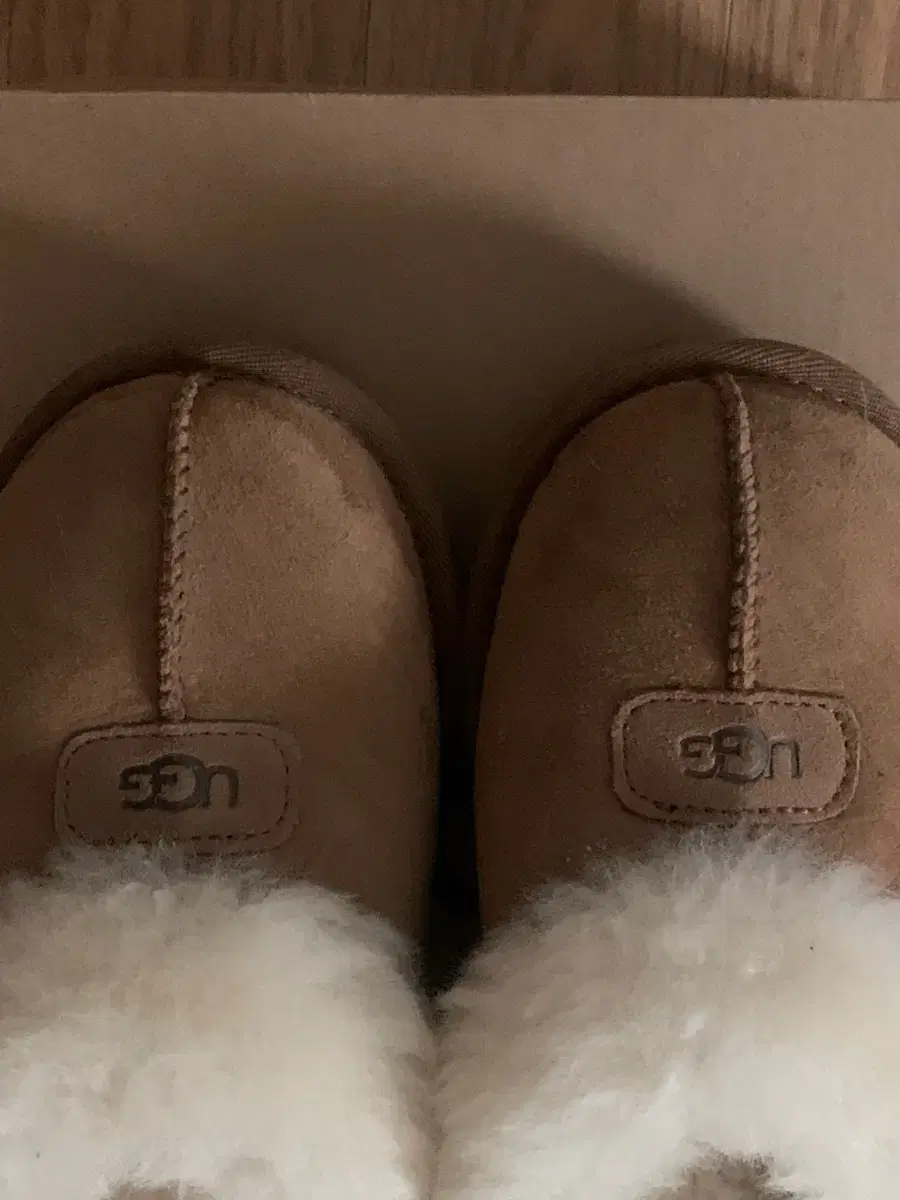 UGG 어그 슬리퍼