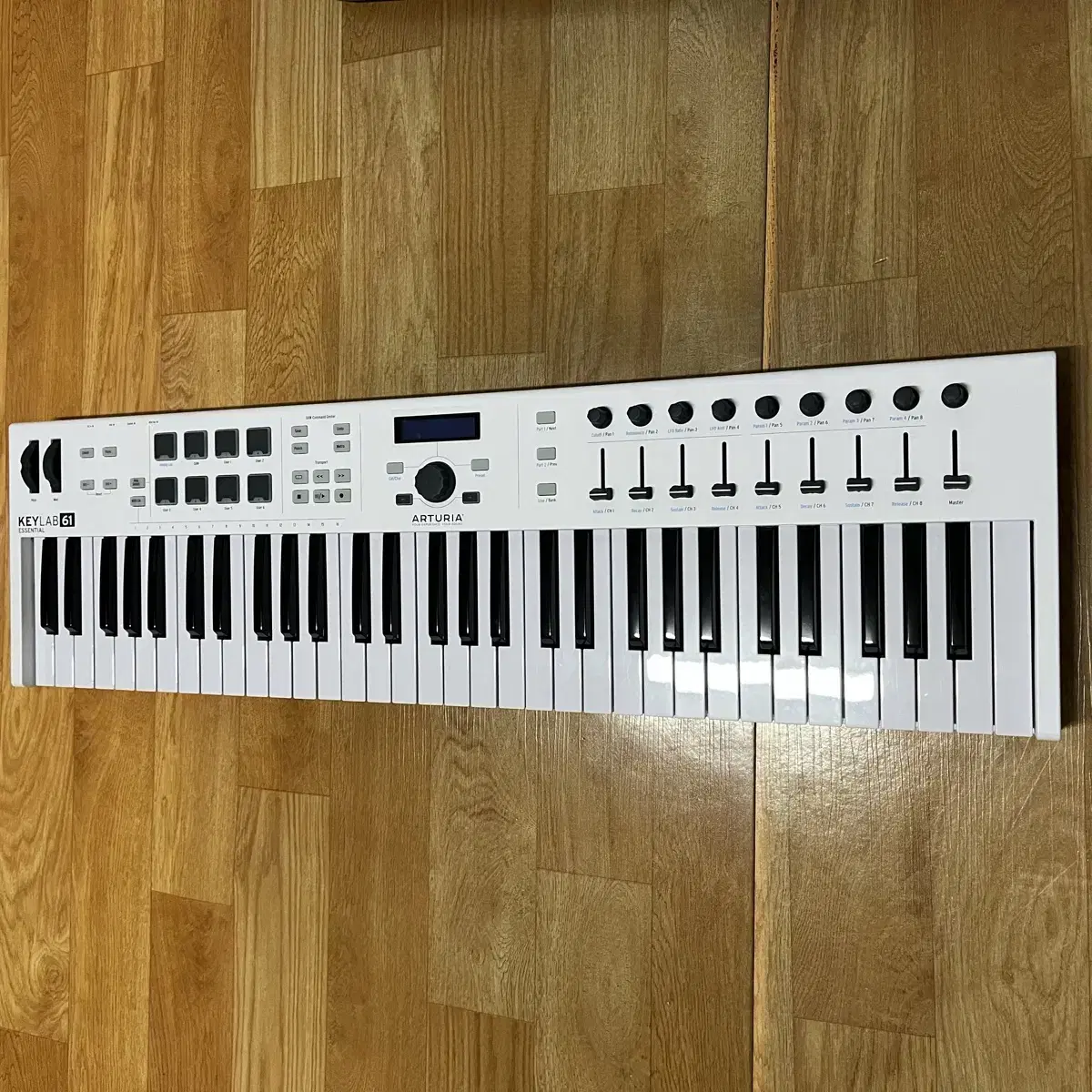 Arturia keylab essencial mk2 61건반 판매합니다