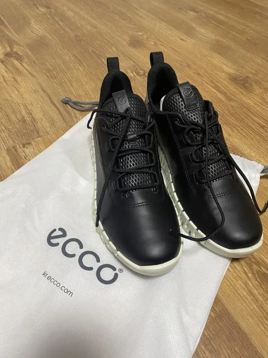 Eco-leather sneakers 250 New