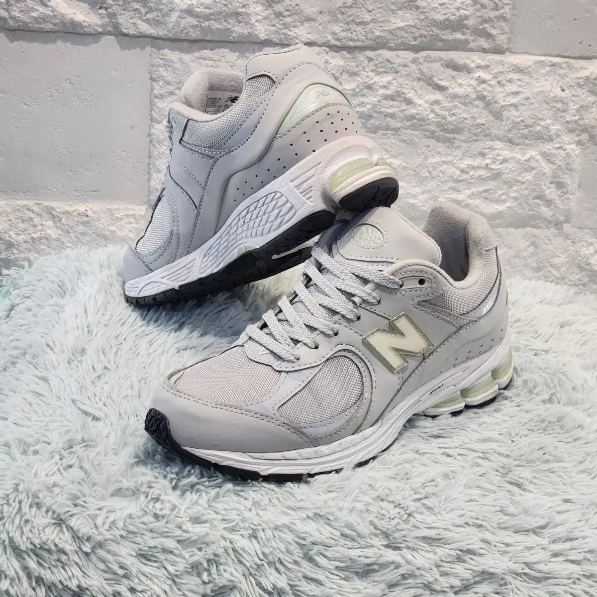 5a-3:뉴발New Balance 2002R Gray White(230)