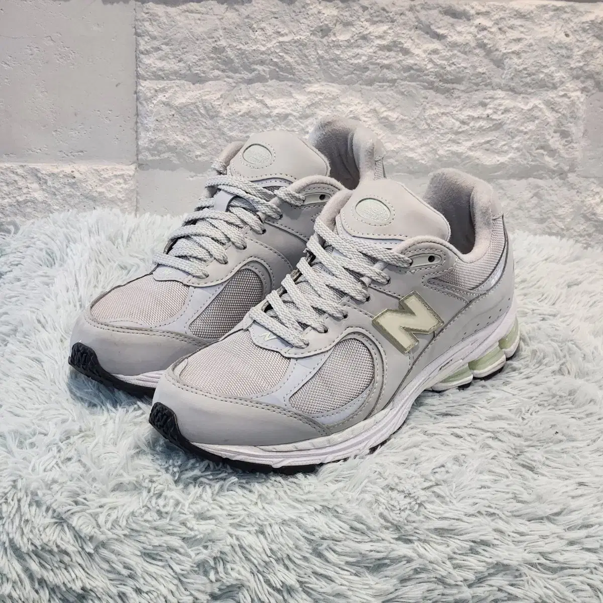 5a-3:뉴발New Balance 2002R Gray White(230)