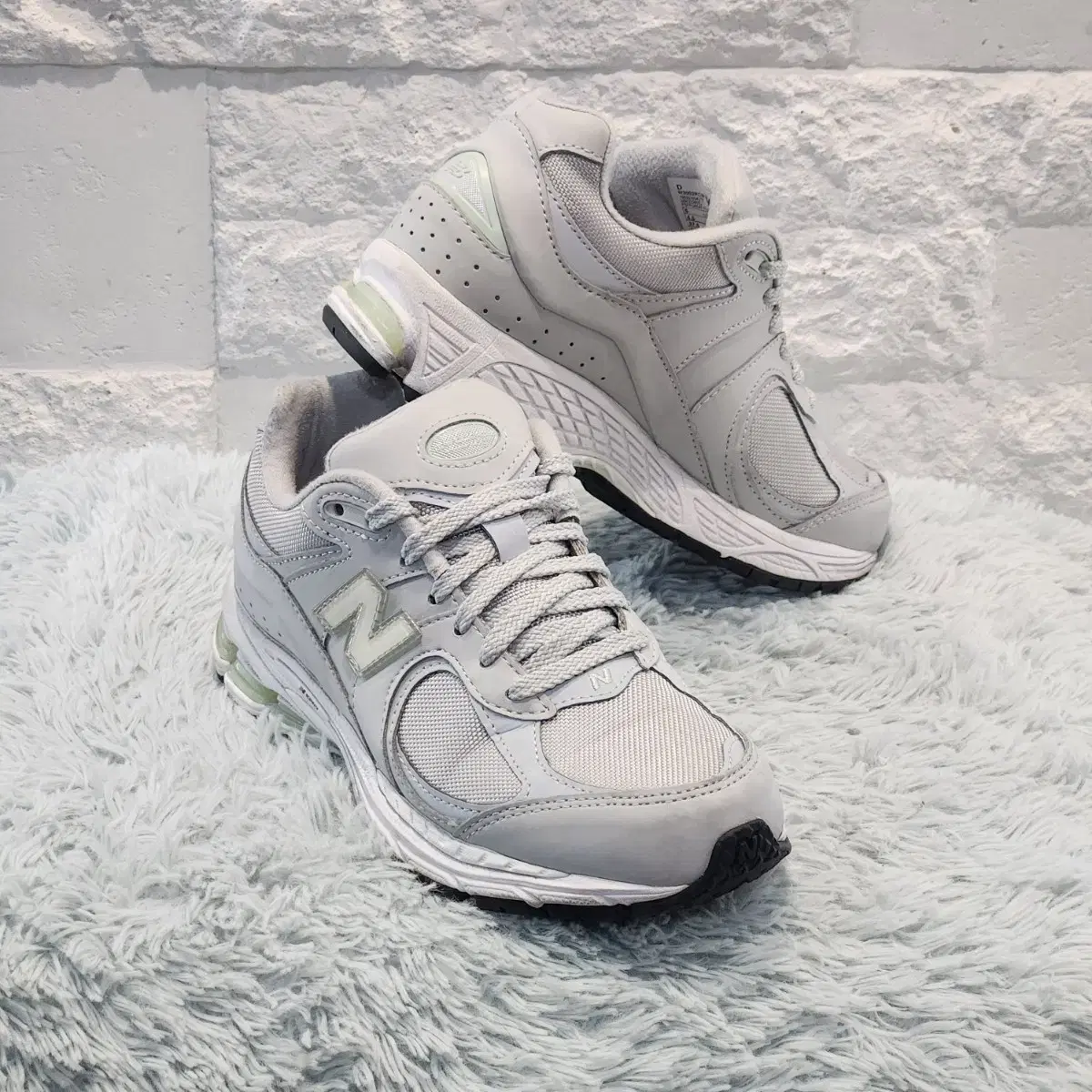 5a-3:뉴발New Balance 2002R Gray White(230)