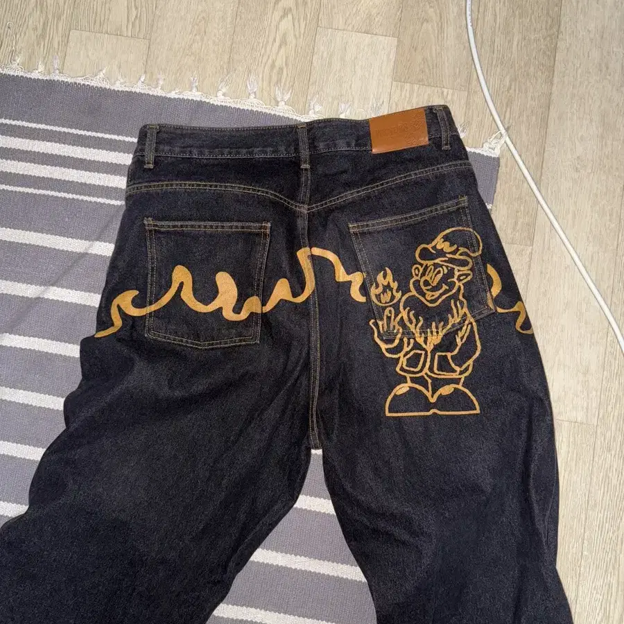 위캔더스 DWARF DENIM PANTS  (Black)