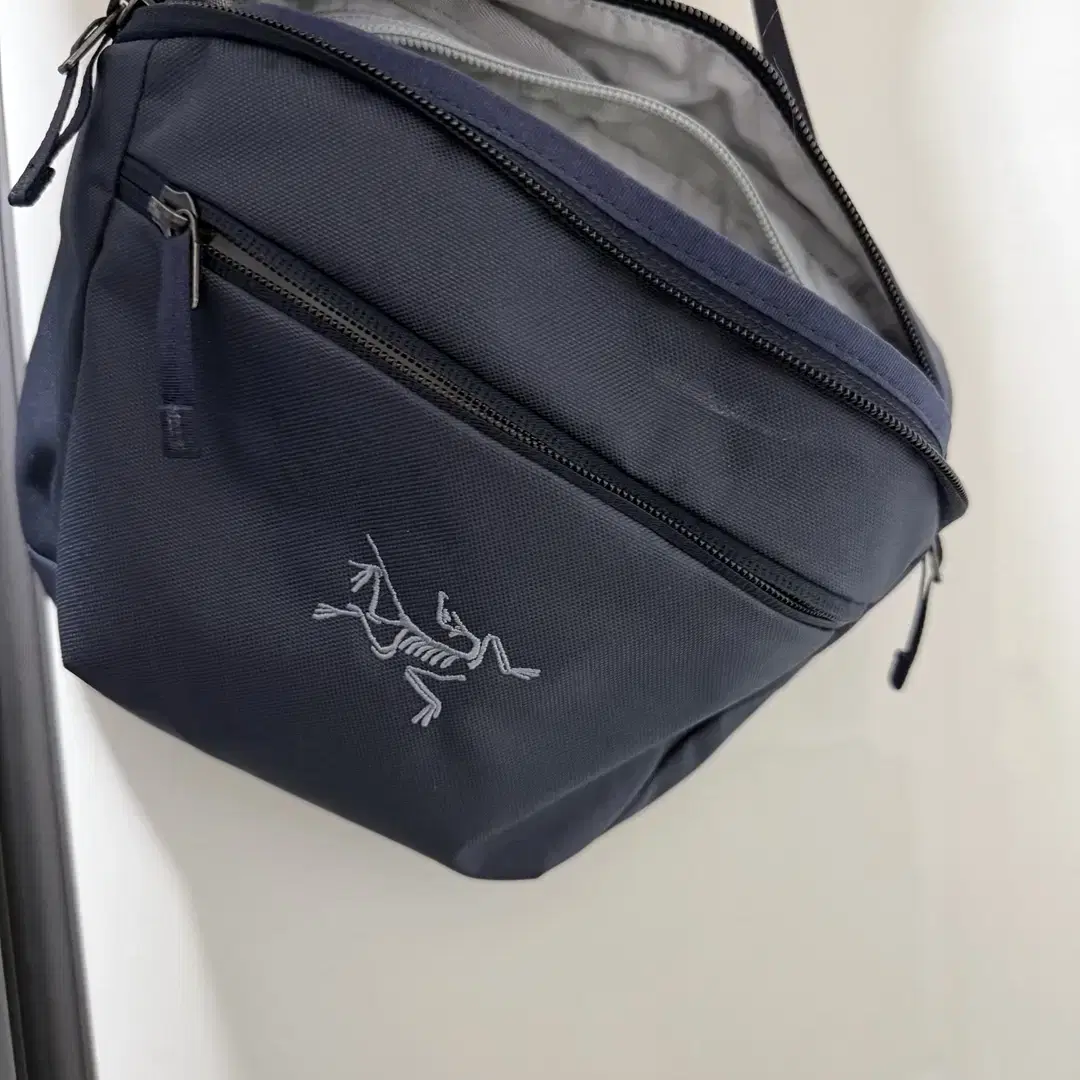 아크테릭스 ARCTERYX 맨티스 2 웨이스트팩 블루사파이어