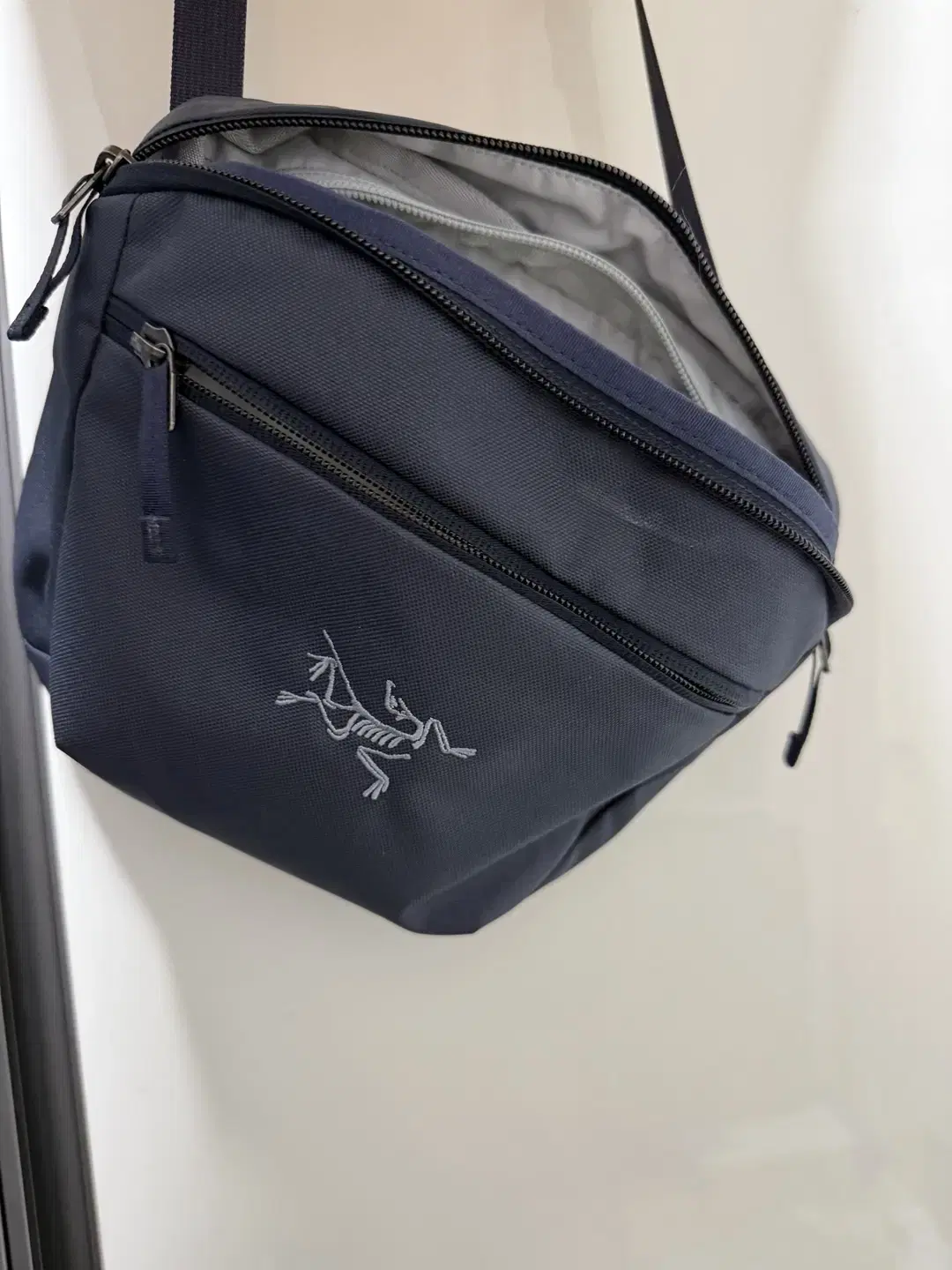 아크테릭스 ARCTERYX 맨티스 2 웨이스트팩 블루사파이어