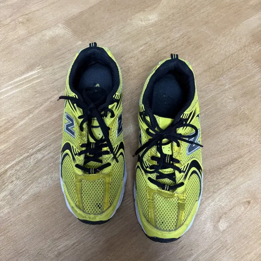 New Balance 530 Yellow | 뉴발 530 형광 250