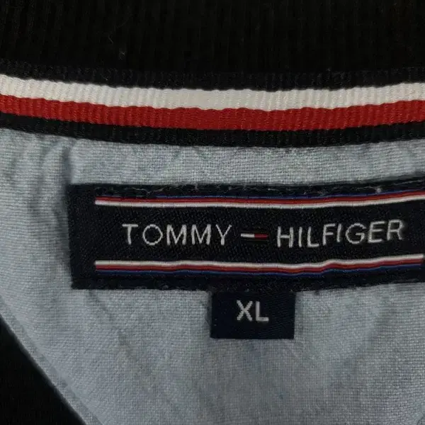 타미힐피거 TOMMY HILFIGER 맨투맨 블랙 2200026