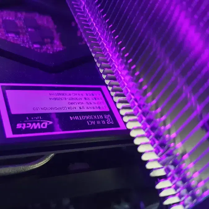 무상남음 깨끗한 본체 i5 16G RTX3060ti M.21TB 컴퓨터