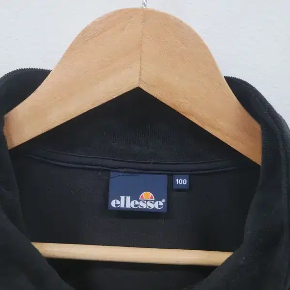 Ellesse 엘레세 블랙 자켓 공용 100 A400