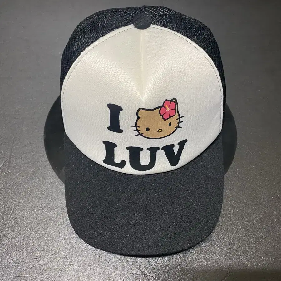 Hello kitty vintage trucker cap