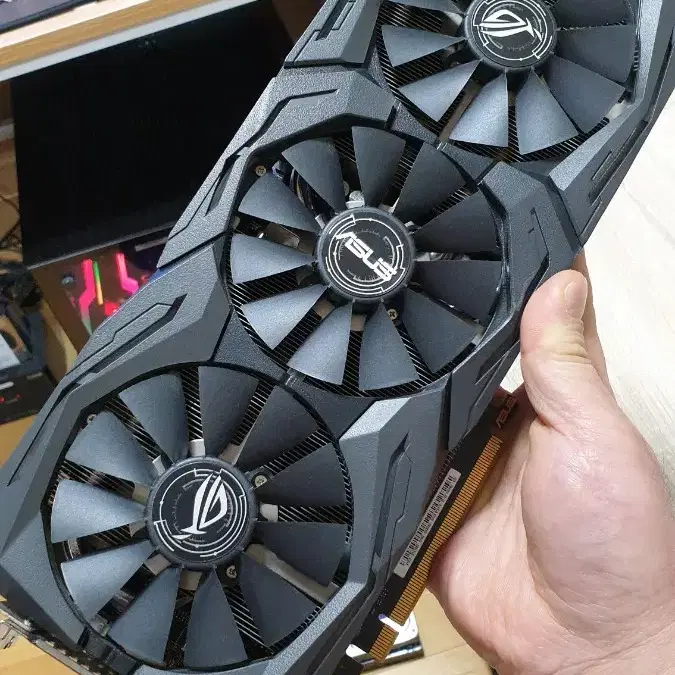 strix gtx1080