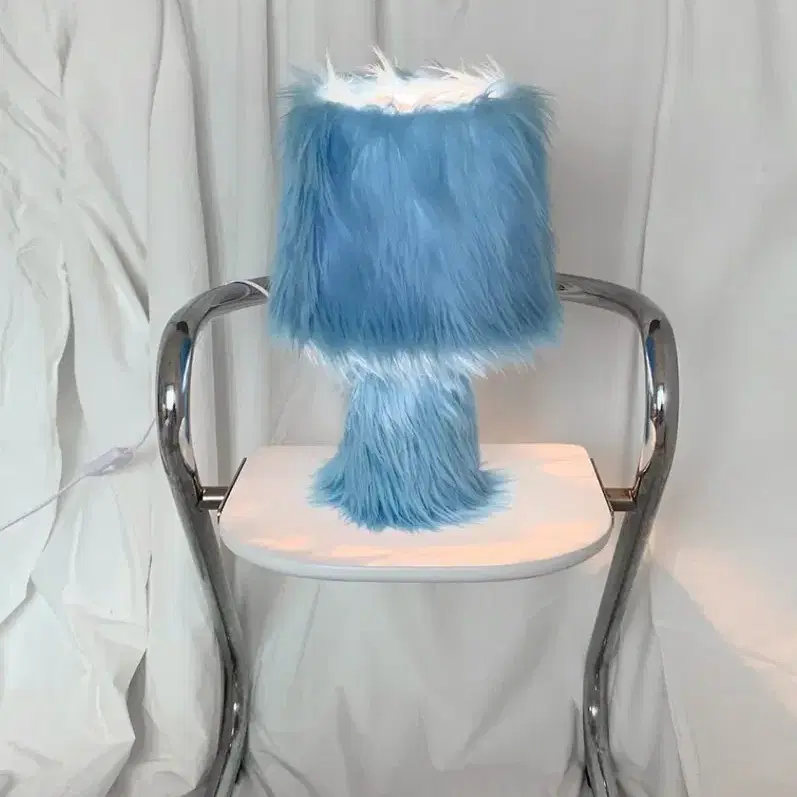 포식스먼스 furry lamp 퍼 스탠드