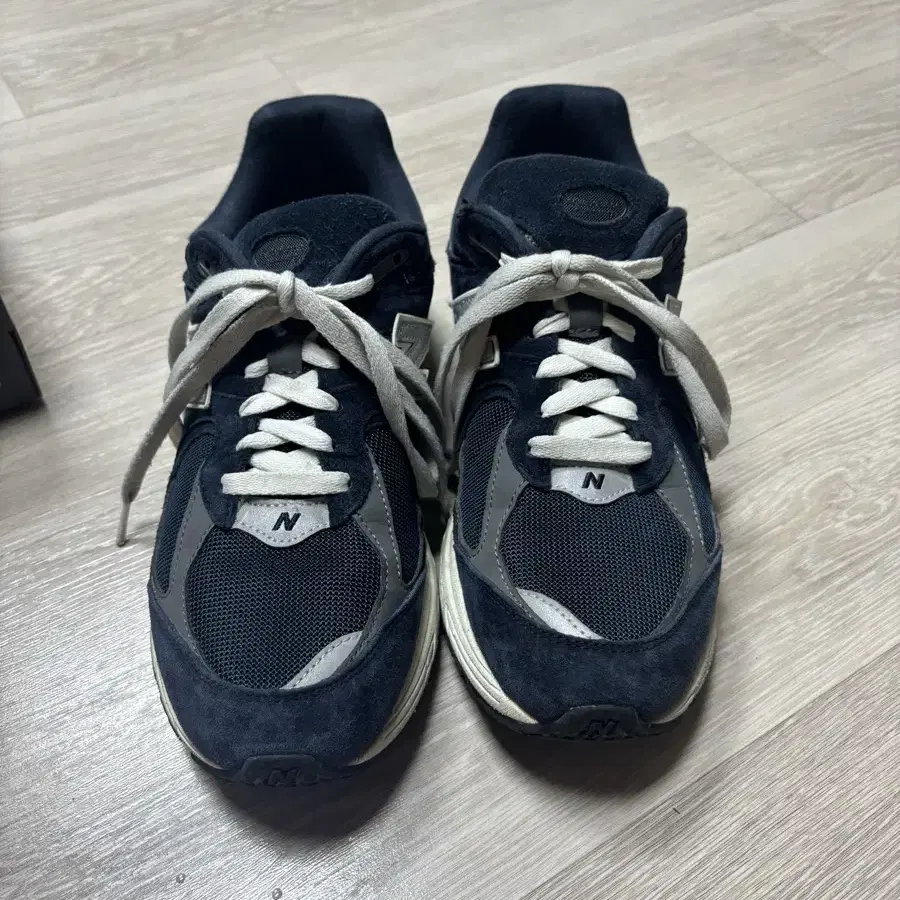 뉴발란스 2002r 네이비 285