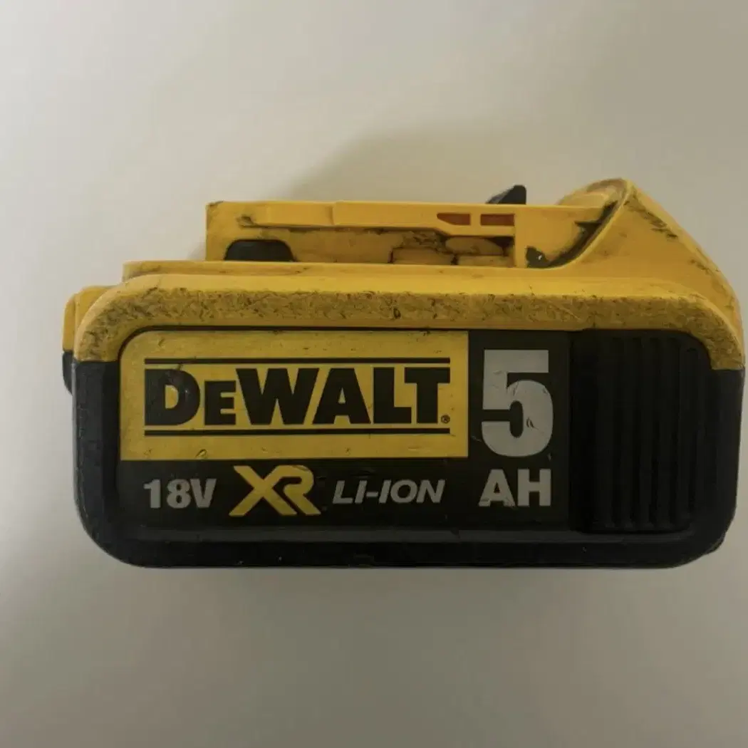 디월트(DeWALT) 18V, 5AH 배터리