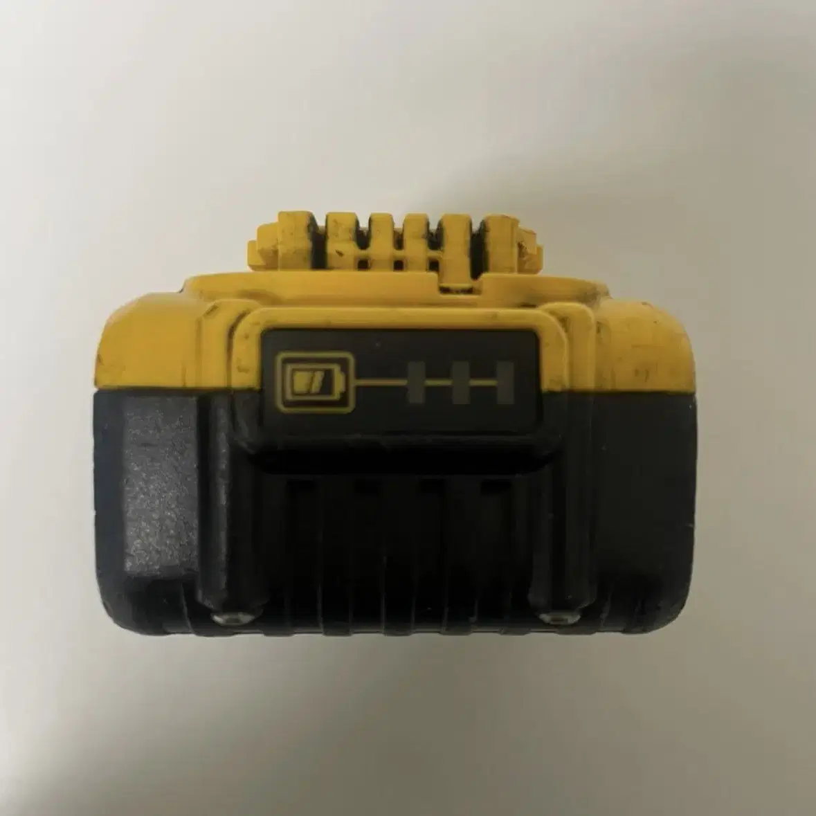 디월트(DeWALT) 18V, 5AH 배터리