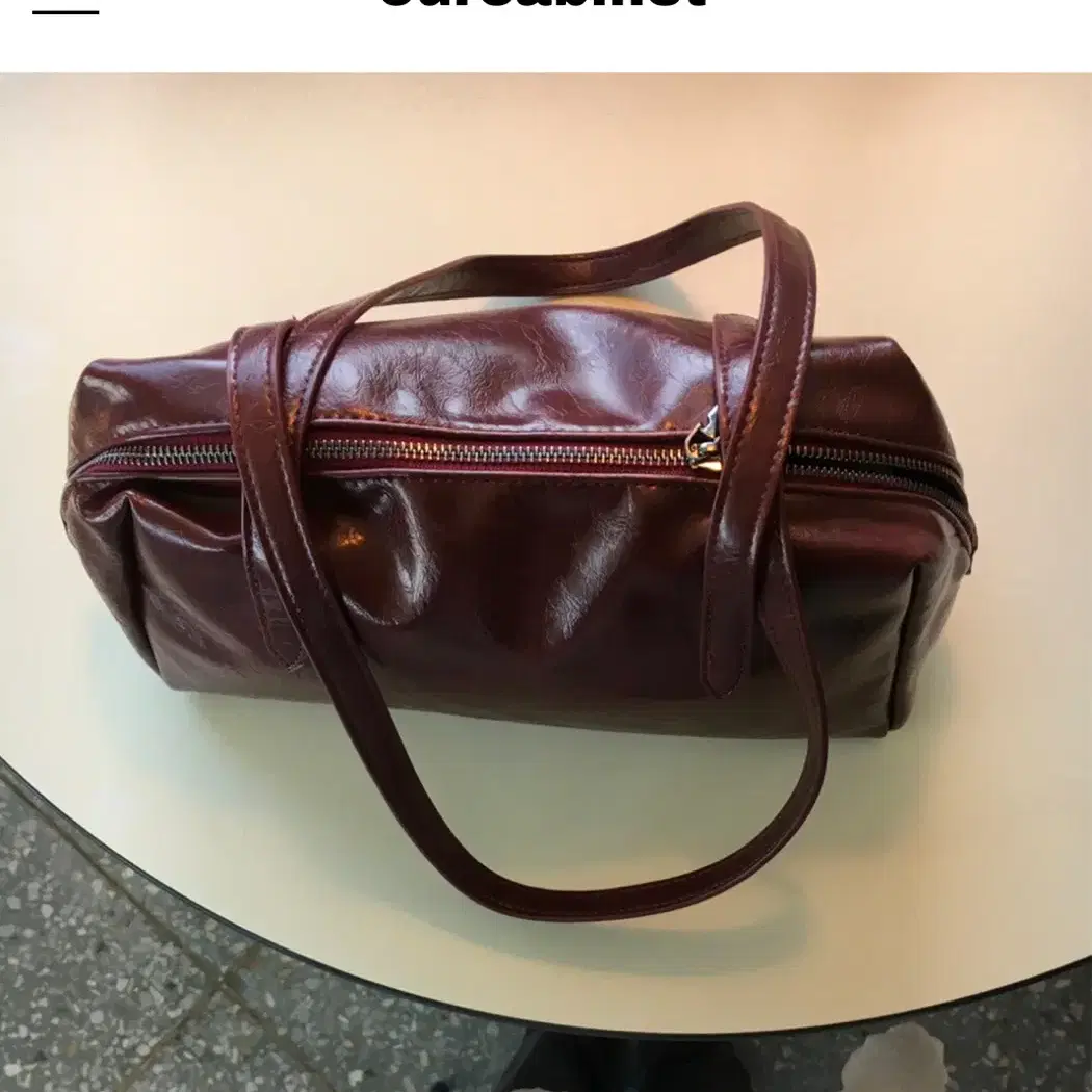 아워캐비넷 wine shoulder bag 구해요