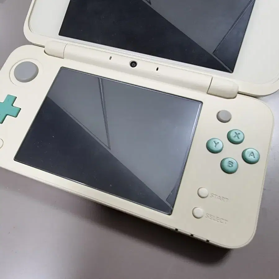 [국내정발판] 닌텐도 2DS XL 동물의 숲 에디션 (포켓뱅크,울트라썬)