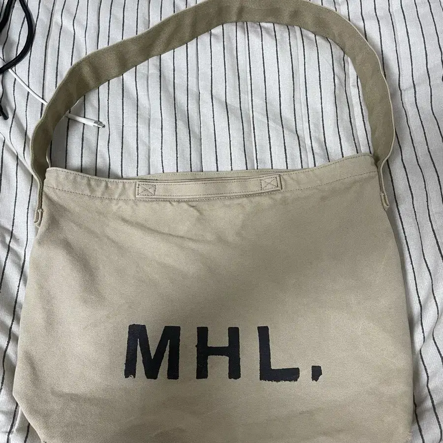 mhl 마가렛호웰 켄버스 크로스백