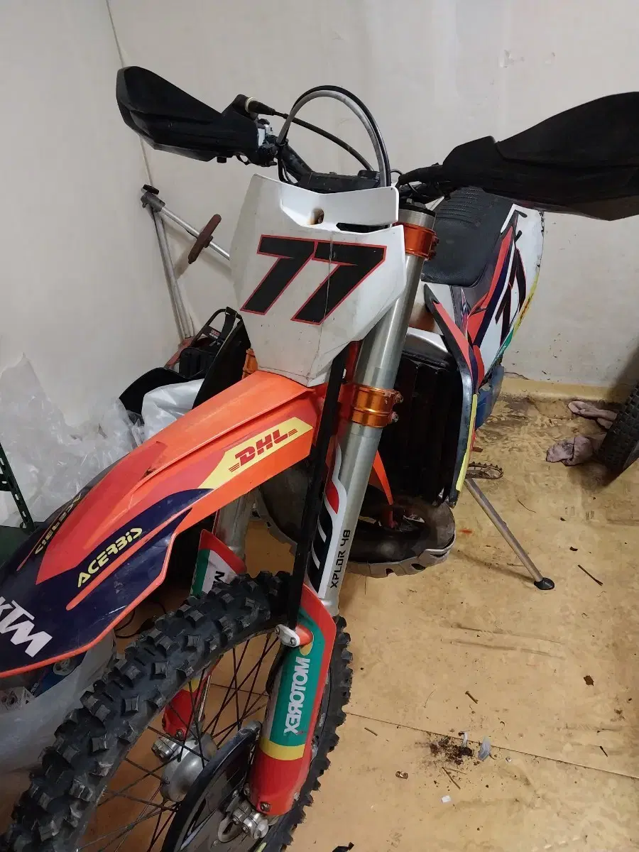 KTM  2티  300  식스데이