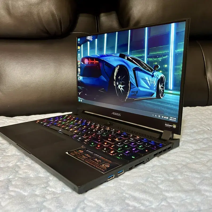 기가바이트 어로스 240Hz, 3060, i7-10870H 게이밍노트북