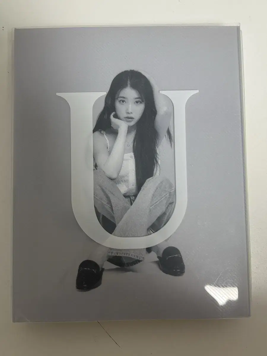 (Photocards not included) iu April Binder