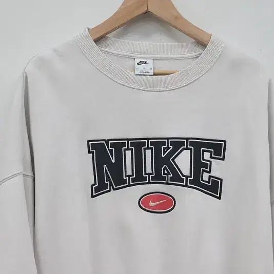 나이키 Nike 크림 크롭 맨투맨 공용 XL T007