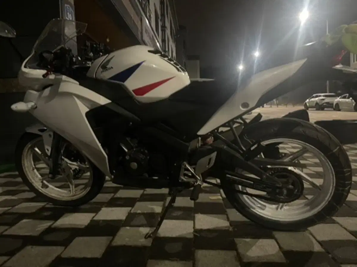 Cbr125 17년식