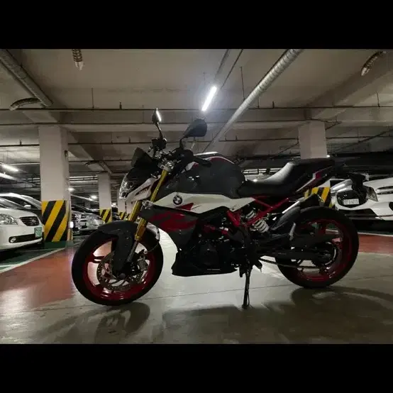 Bmw g310r 21년식(22년 등록) 3천키로