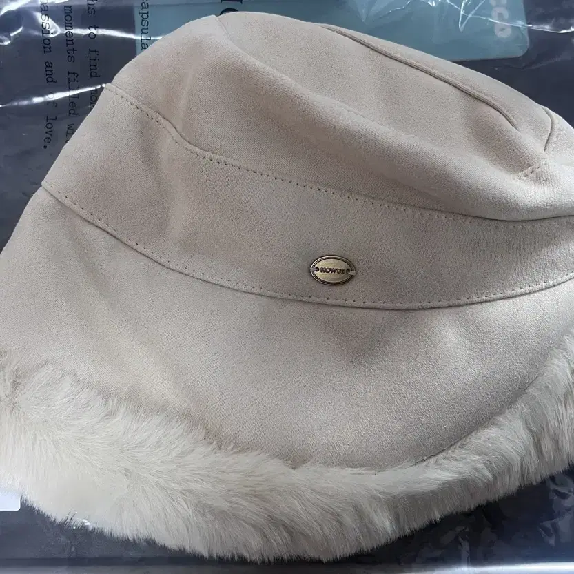 호와스 howus Poppy Suede Hat Ivory 스웨이드 모자