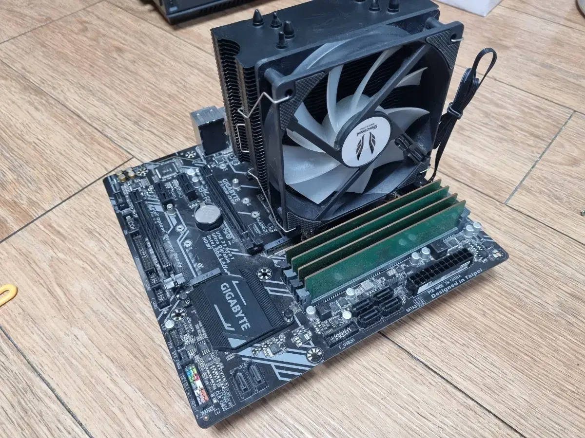 i5 8400 + 32gb 램 + z370m 메인보드