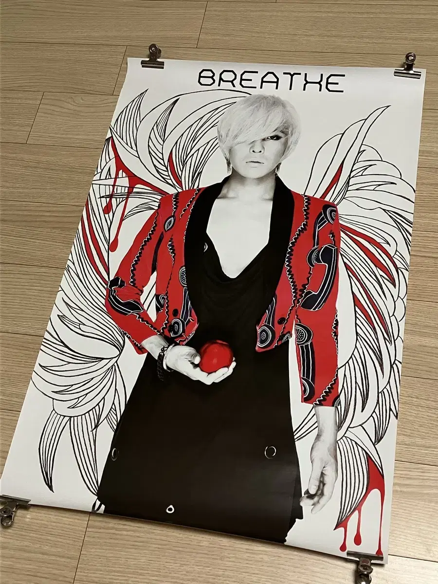 지드래곤 하트브레이커 Breathe 포스터