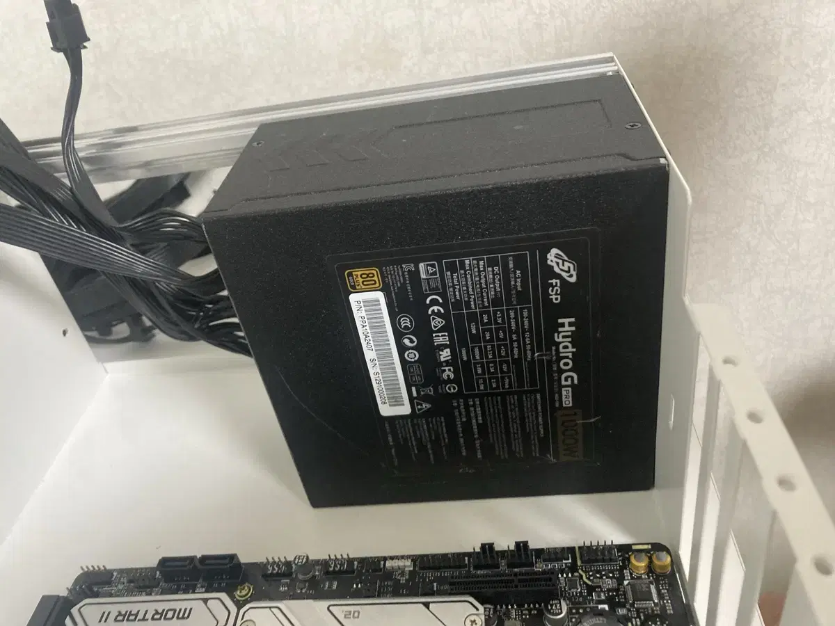 FSP 하이드로 G 프로 1000W 80+ 골드 파워