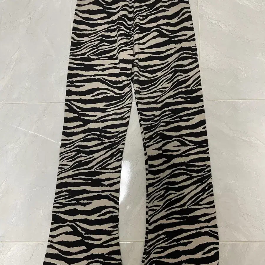 마르디 메크르디   FLARE PANTS ZEBRA_IVORY