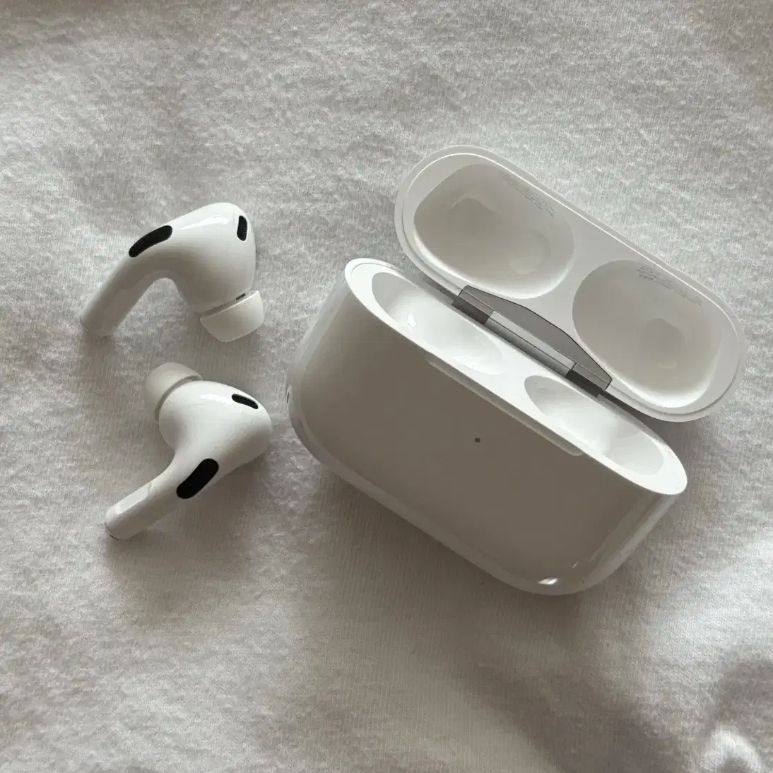 Airpods Pro 2 @ 에어팟프로2 판매합니다