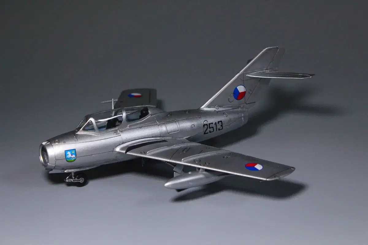 1/72 MIG-15UTI 전투기 모형