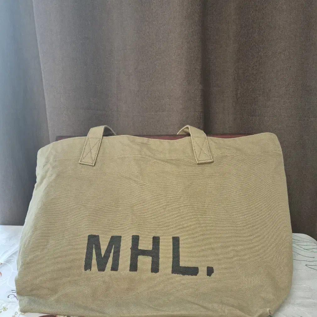 마가렛호웰 MHL. 헤비코튼캔버스가방 ㅡ라이트그린입니다.