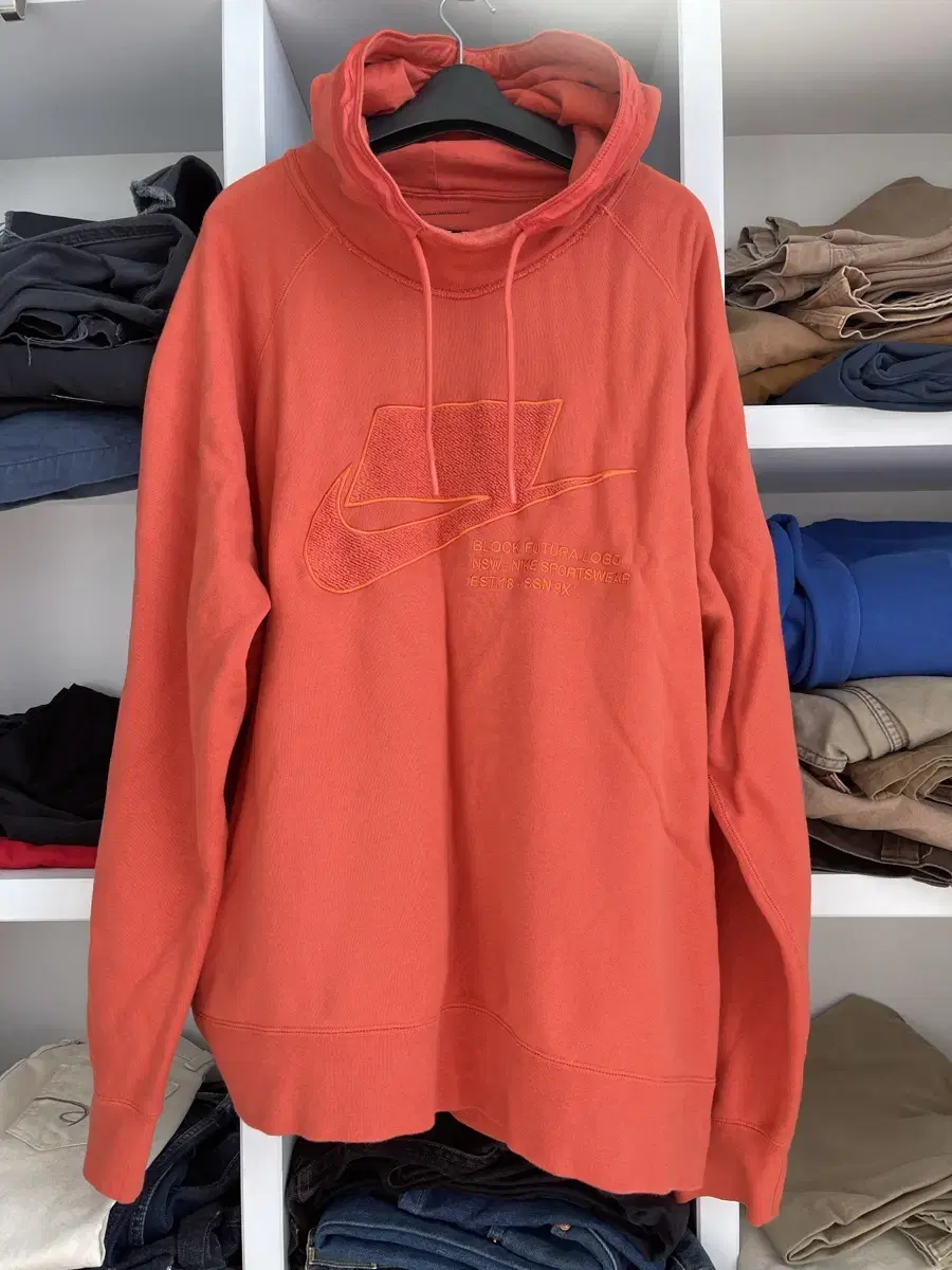 Orange Nike hoodie (XL)