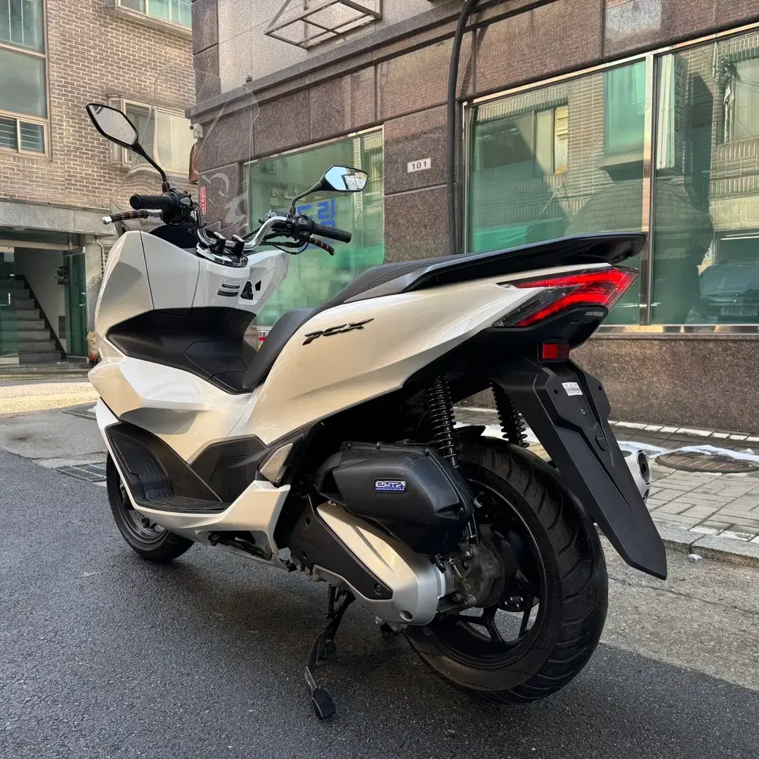 23년식 혼다 PCX125 판매합니다