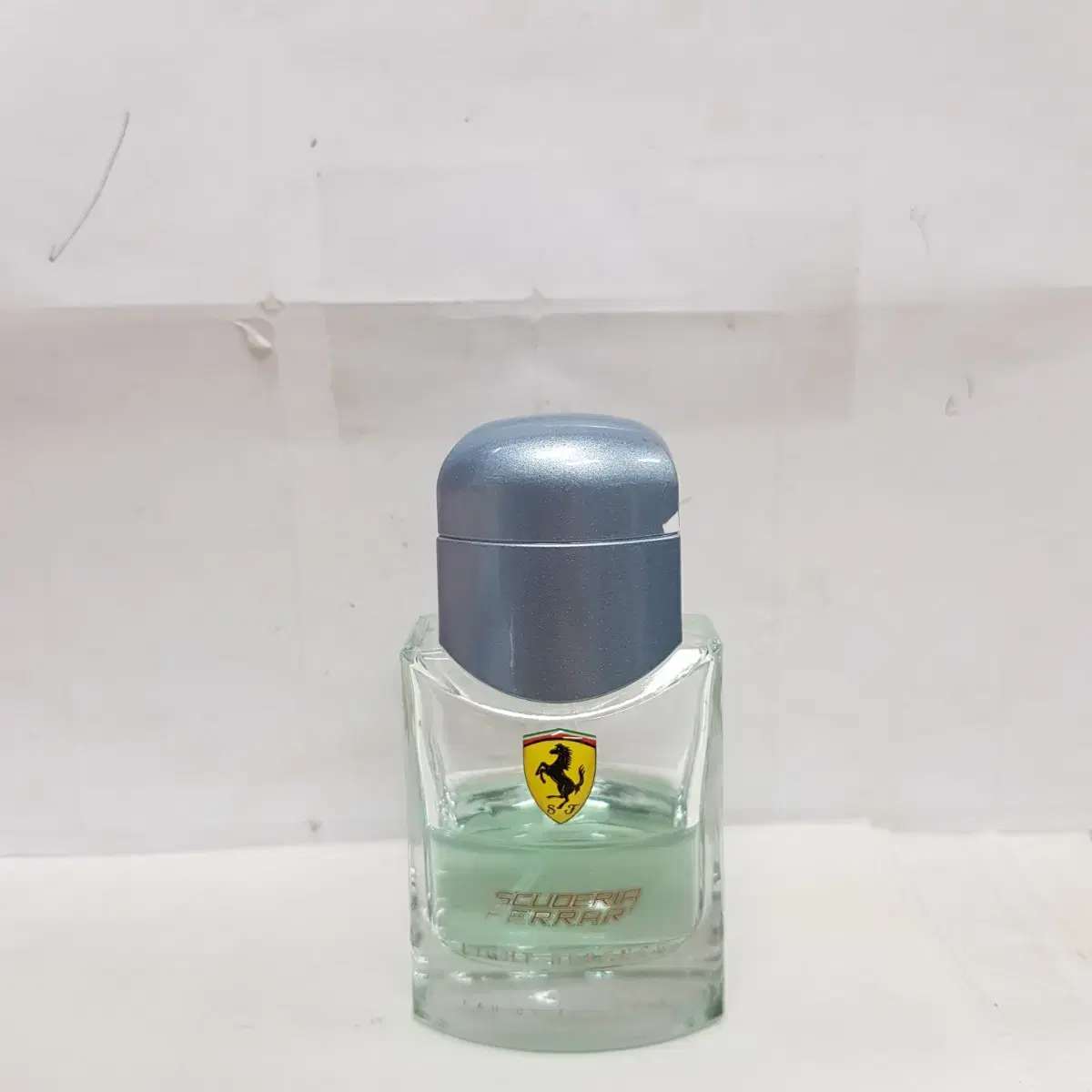 페라리 라이트 에센스 오드뚜왈렛 40ml 0201