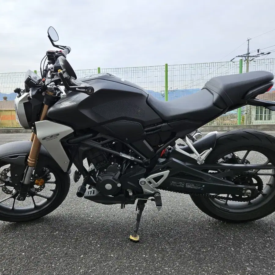 (김해)혼다CB300R 20년식팝니다.