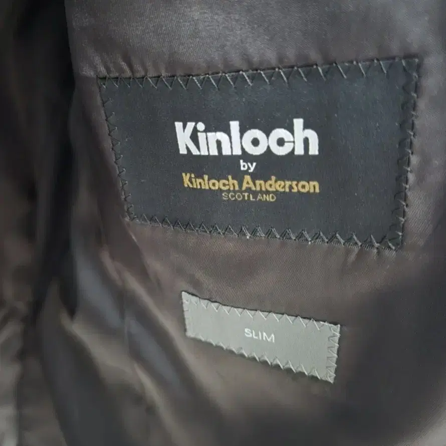 Kinloch 네이비 수트