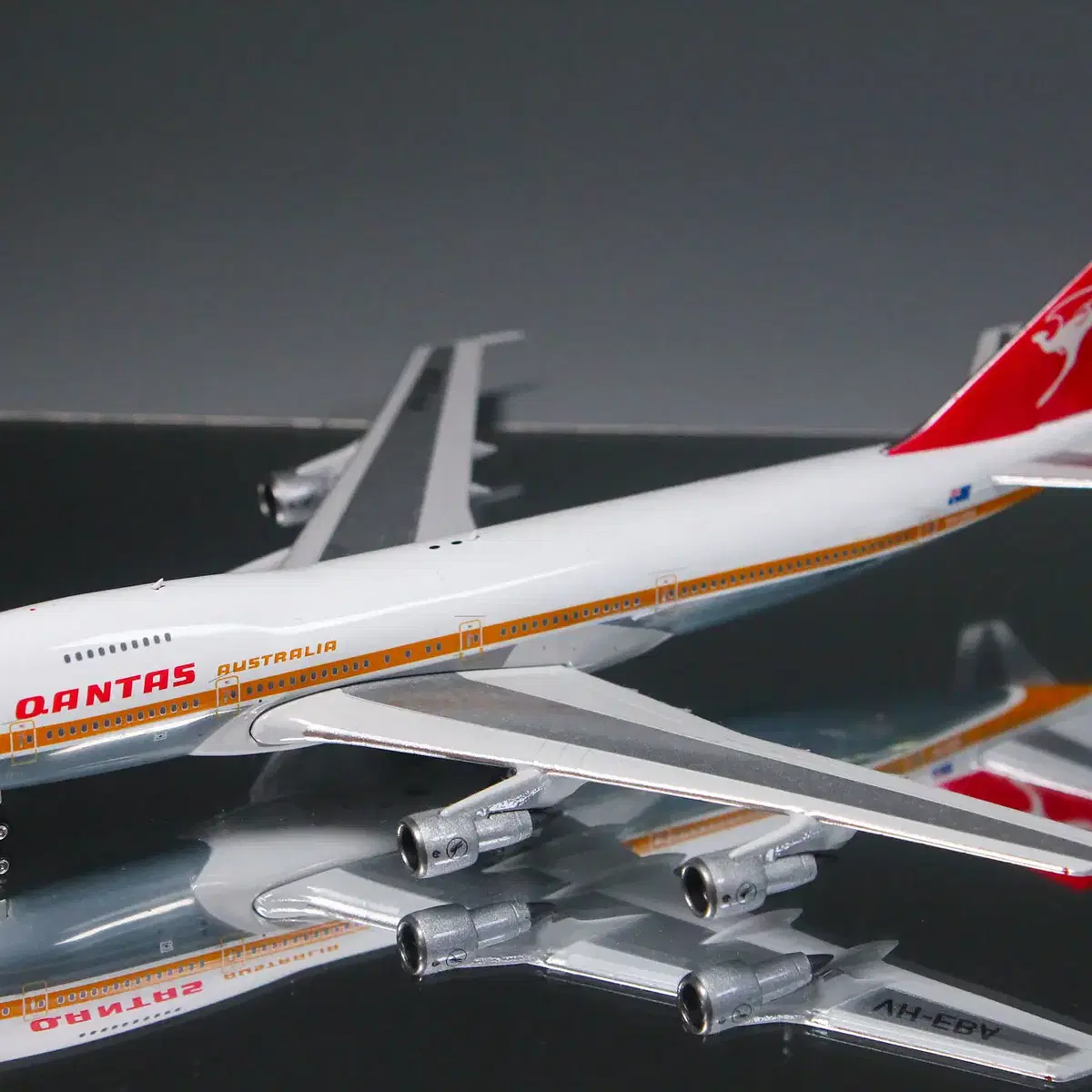 1/400 Phoenix 관타스 항공 B747-200 비행기 모형